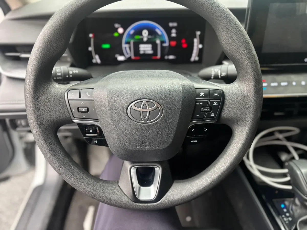 2024 Toyota Camry 2.0L 152HP L4 E-CVT Hybrid,autocango,china used car exporter,china ev exporter,chinese used car exporter,chinese used ev exporter