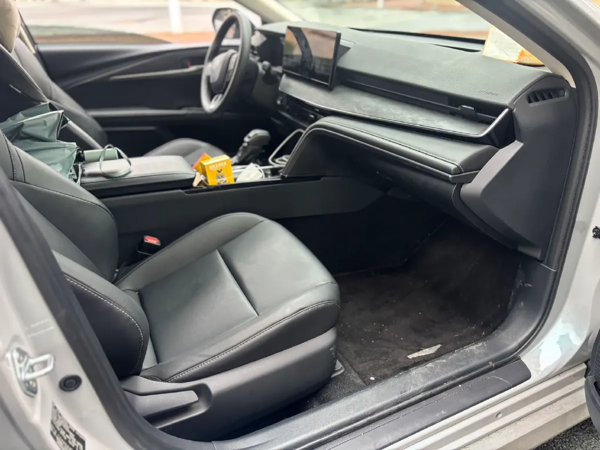 2024 Toyota Camry 2.0L 152HP L4 E-CVT Hybrid,autocango,china used car exporter,china ev exporter,chinese used car exporter,chinese used ev exporter