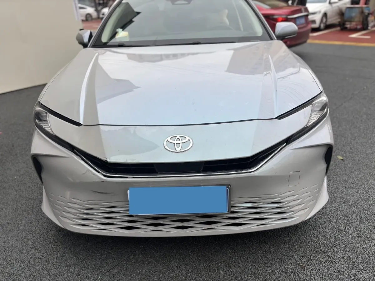 2024 Toyota Camry 2.0L 152HP L4 E-CVT Hybrid,autocango,china used car exporter,china ev exporter,chinese used car exporter,chinese used ev exporter