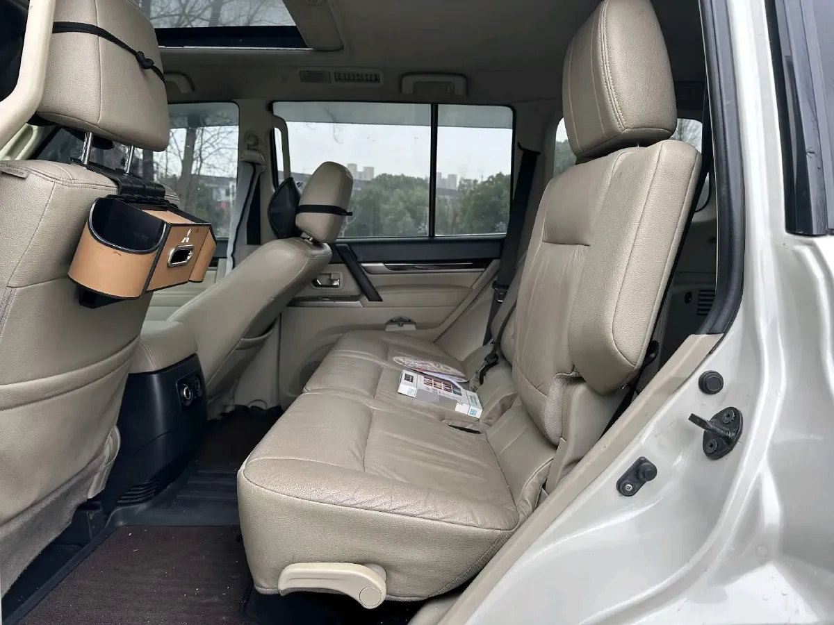 2017 Honda Jade 1.8L 141HP L4 5AT,autocango,china used car exporter,china ev exporter,chinese used car exporter,chinese used ev exporter