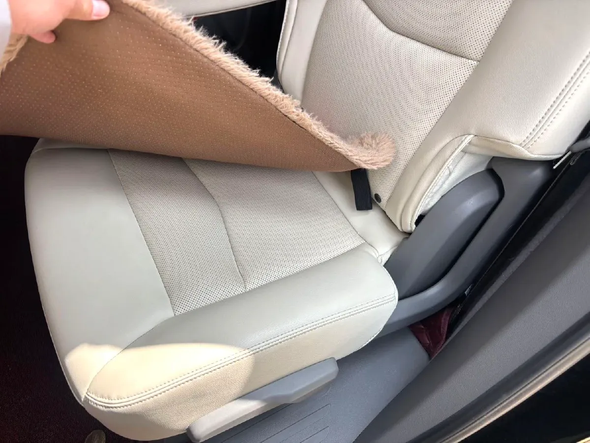 2022 Cadillac XT6 2.0T 237HP L4 9AT,autocango,china used car exporter,china ev exporter,chinese used car exporter,chinese used ev exporter