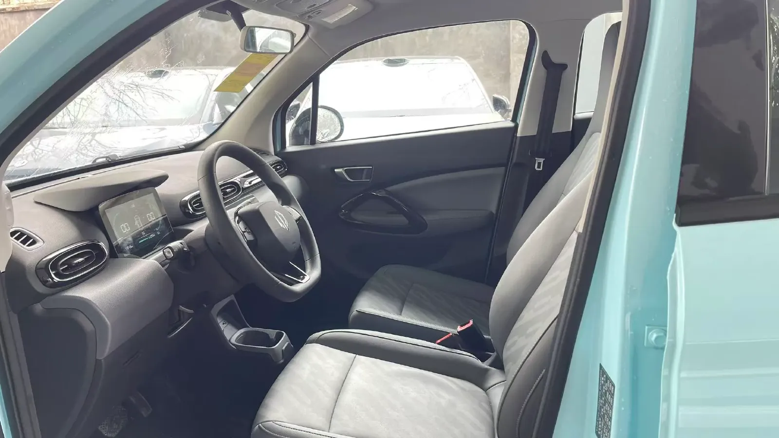 2025 Leapmotor T03 BEV 41.3KWH,autocango,china used car exporter,china ev exporter,chinese used car exporter,chinese used ev exporter