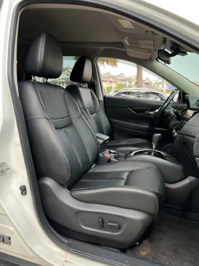 2021 Nissan X-Trail 2.5L 181HP L4 CVT,autocango,china used car exporter,china ev exporter,chinese used car exporter,chinese used ev exporter