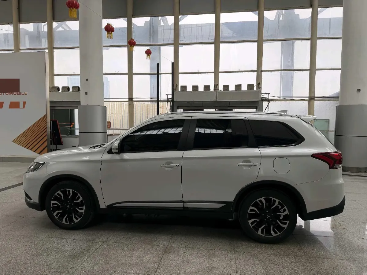 2019 Mitsubishi Outlander 2.0L 166HP L4 CVT,autocango,china used car exporter,china ev exporter,chinese used car exporter,chinese used ev exporter