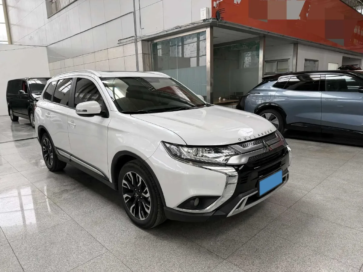 2019 Mitsubishi Outlander 2.0L 166HP L4 CVT,autocango,china used car exporter,china ev exporter,chinese used car exporter,chinese used ev exporter