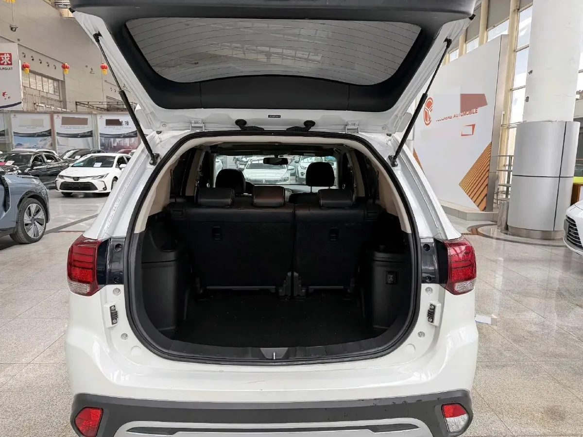 2019 Mitsubishi Outlander 2.0L 166HP L4 CVT,autocango,china used car exporter,china ev exporter,chinese used car exporter,chinese used ev exporter