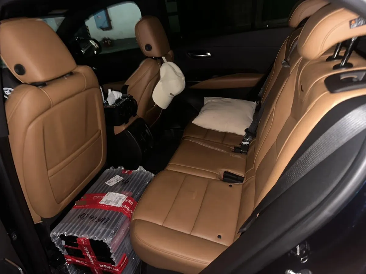 2022 Cadillac XT4 2.0T 237HP L4 9AT,autocango,china used car exporter,china ev exporter,chinese used car exporter,chinese used ev exporter