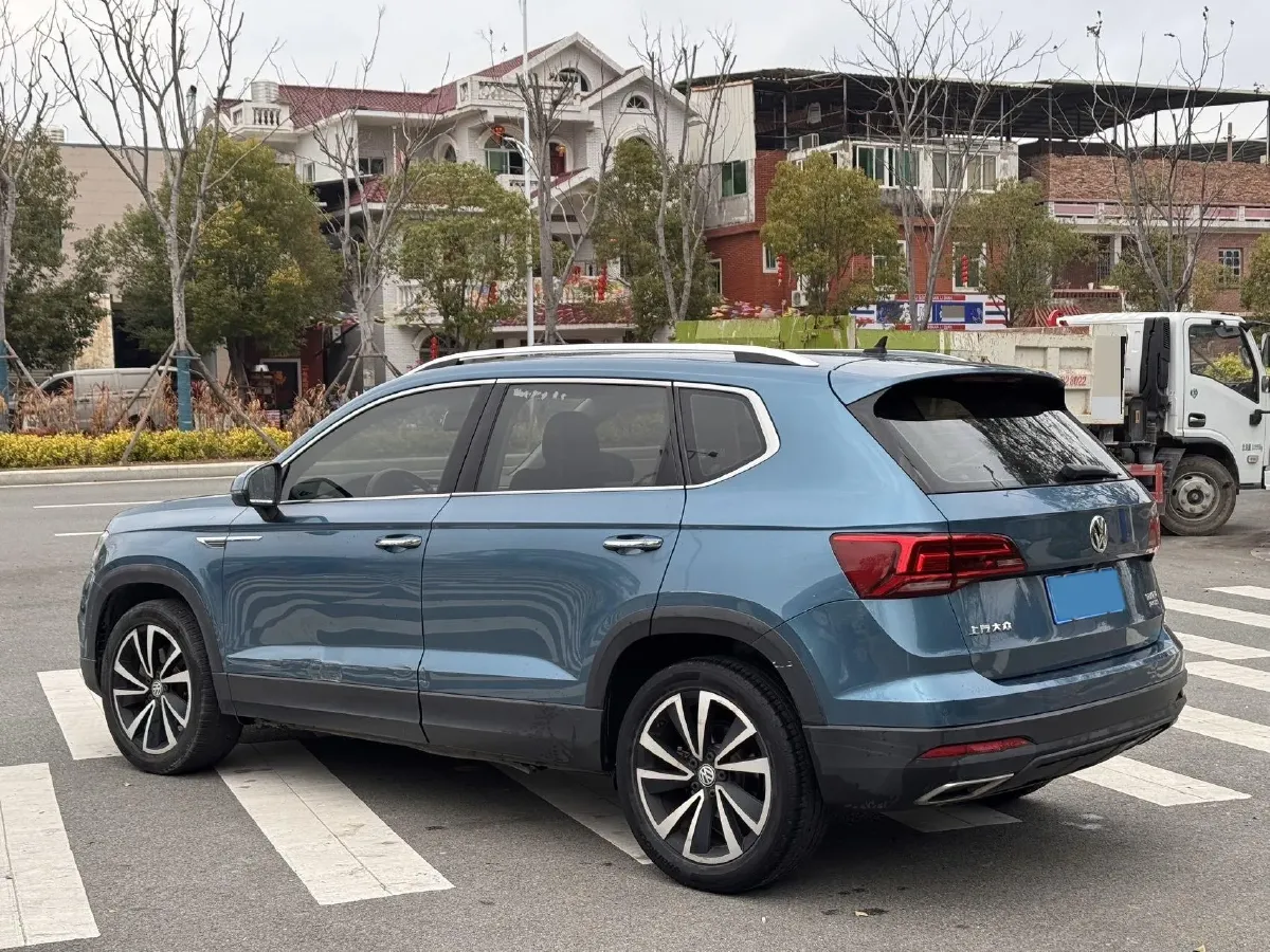 2019 MINI MINI 1.5T 102HP L3 7DCT,autocango,china used car exporter,china ev exporter,chinese used car exporter,chinese used ev exporter