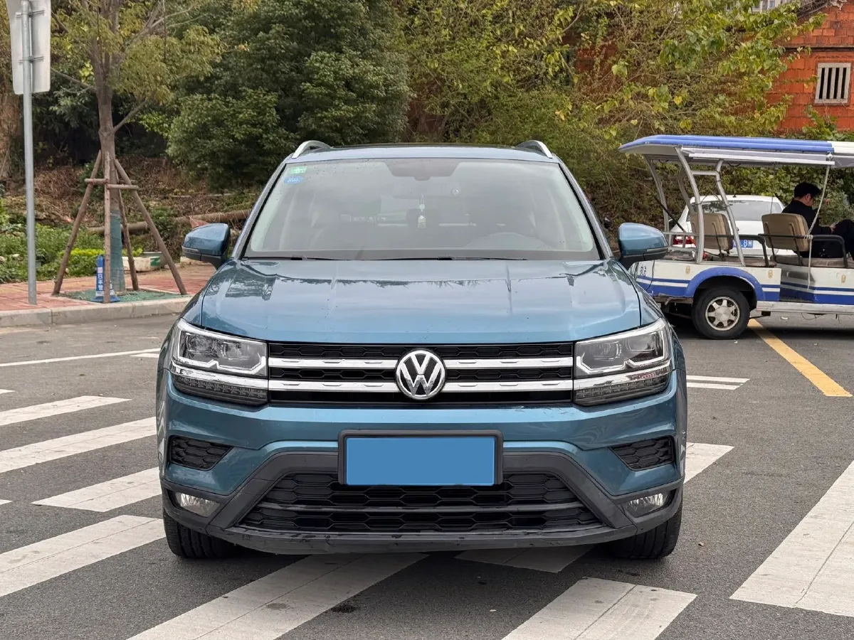 2019 MINI MINI 1.5T 102HP L3 7DCT,autocango,china used car exporter,china ev exporter,chinese used car exporter,chinese used ev exporter