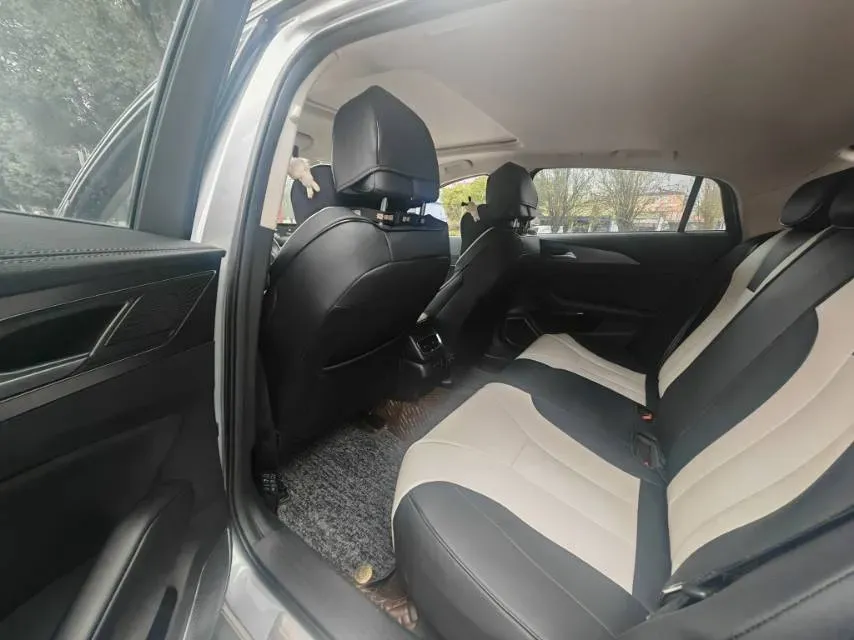 2020 HongQi H5 1.5T 169HP L4 7DCT,autocango,china used car exporter,china ev exporter,chinese used car exporter,chinese used ev exporter