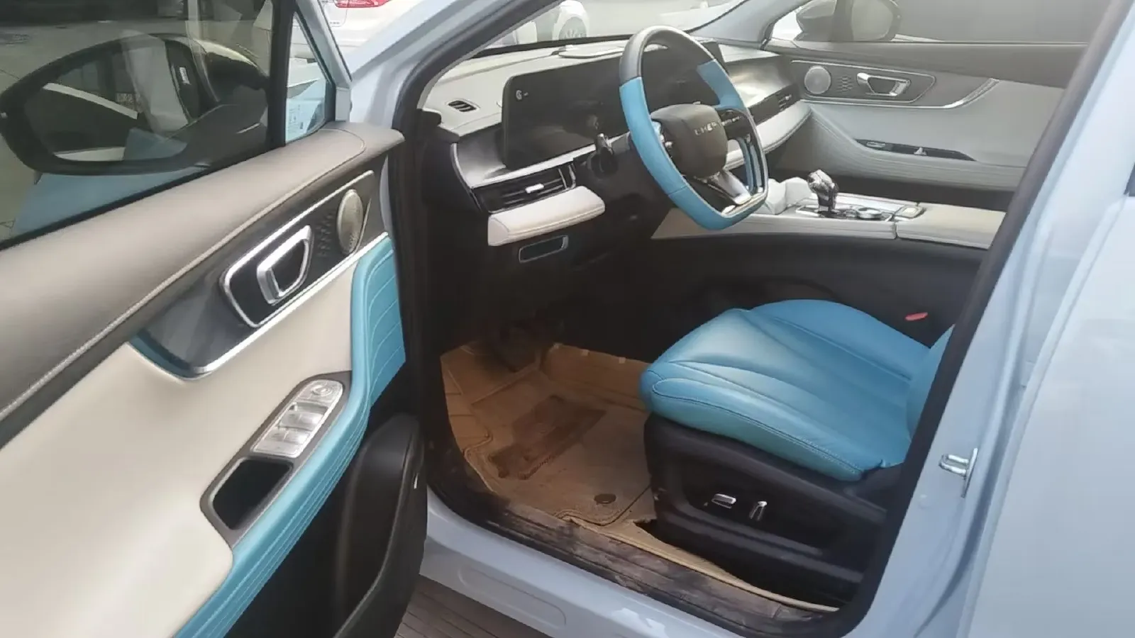 2022 Chery Omoda 1.6T 197HP L4 7DCT,autocango,china used car exporter,china ev exporter,chinese used car exporter,chinese used ev exporter