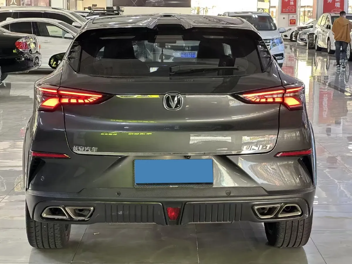 2022 ChangAn UNI-T 1.5T 188HP L4 7DCT,autocango,china used car exporter,china ev exporter,chinese used car exporter,chinese used ev exporter