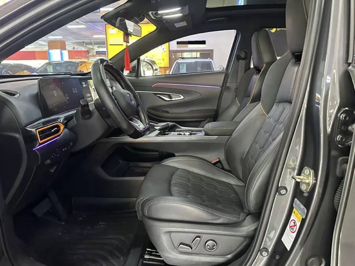 2022 ChangAn UNI-T 1.5T 188HP L4 7DCT,autocango,china used car exporter,china ev exporter,chinese used car exporter,chinese used ev exporter