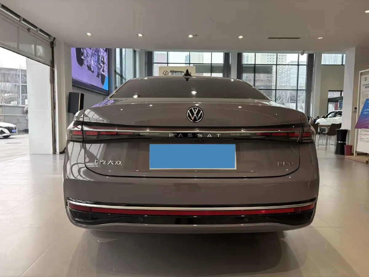 2025 Volkswagen Passat 2.0T 220HP L4 7DCT,autocango,china used car exporter,china ev exporter,chinese used car exporter,chinese used ev exporter