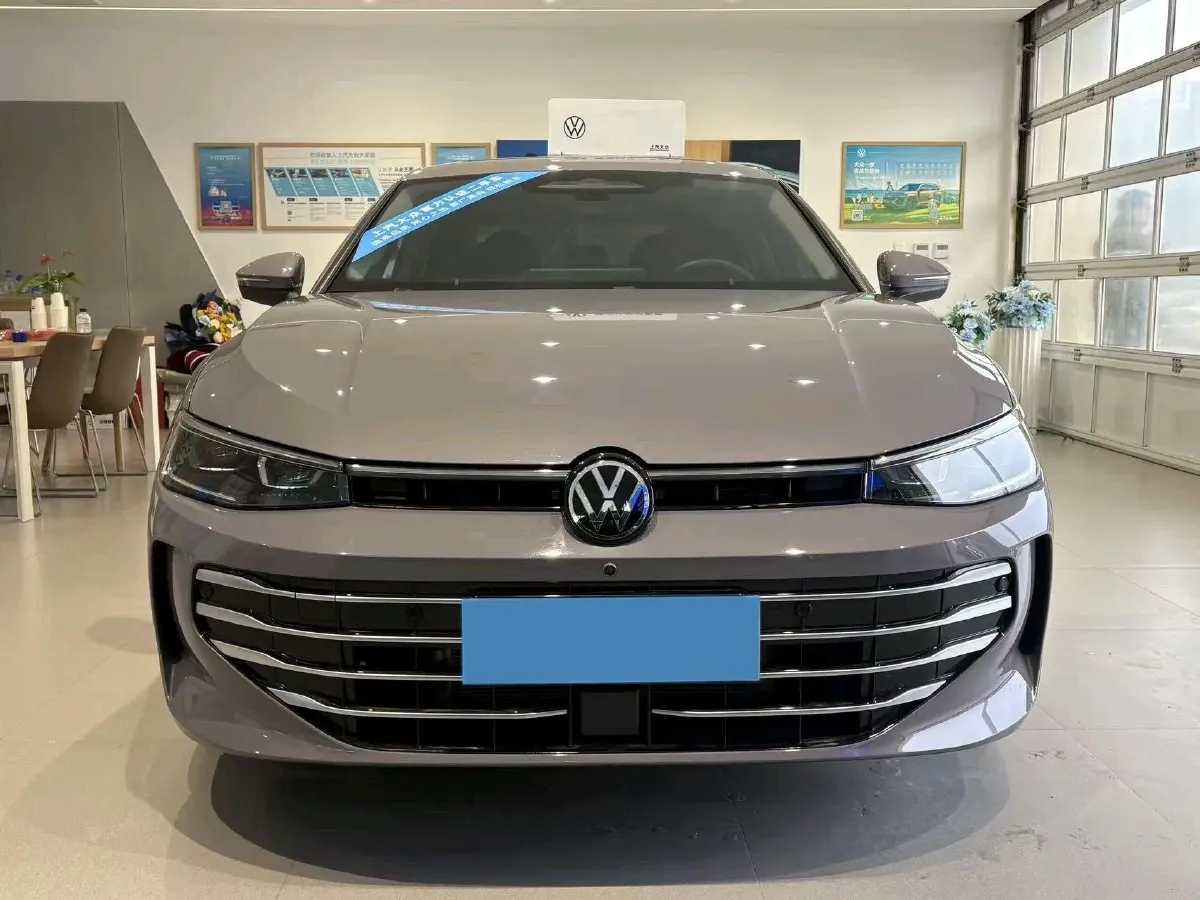 2025 Volkswagen Passat 2.0T 220HP L4 7DCT,autocango,china used car exporter,china ev exporter,chinese used car exporter,chinese used ev exporter