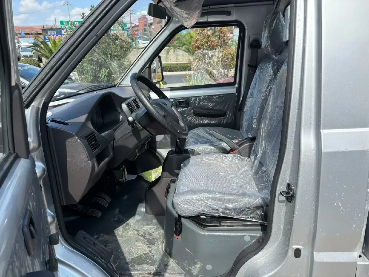 2023 WuLing RongGuang New Truck 1.5L 102HP L4 5MT,autocango,china used car exporter,china ev exporter,chinese used car exporter,chinese used ev exporter