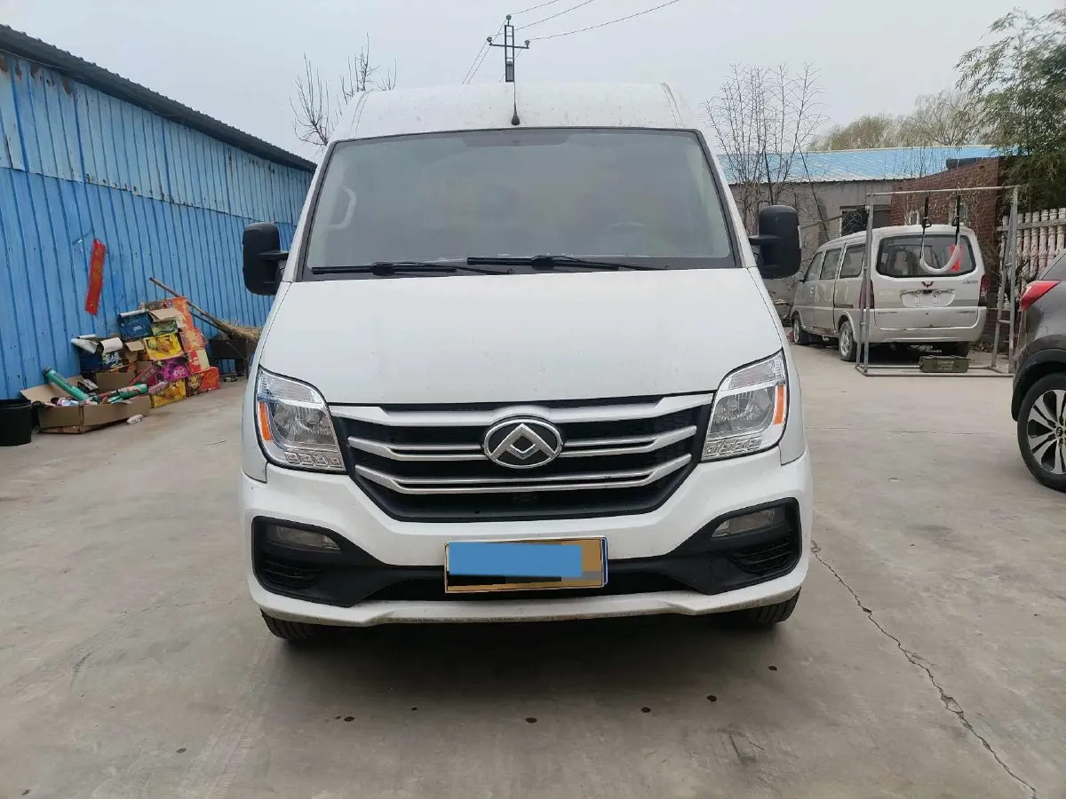 2023 MAXUS XinTu V80 2.0T 127HP L4 6MT,autocango,china used car exporter,china ev exporter,chinese used car exporter,chinese used ev exporter