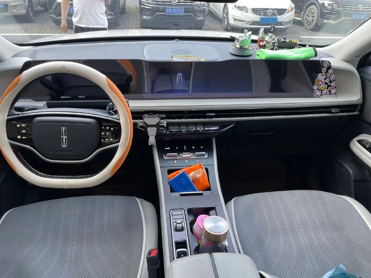 2023 Lincoln Corsair 2.0T 261HP L4 8AT,autocango,china used car exporter,china ev exporter,chinese used car exporter,chinese used ev exporter