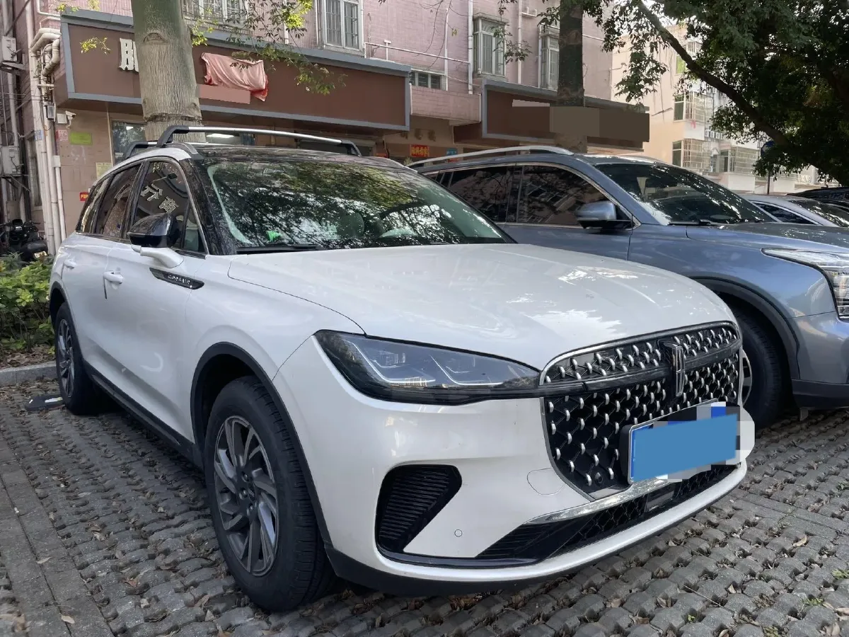 2023 Lincoln Corsair 2.0T 261HP L4 8AT,autocango,china used car exporter,china ev exporter,chinese used car exporter,chinese used ev exporter