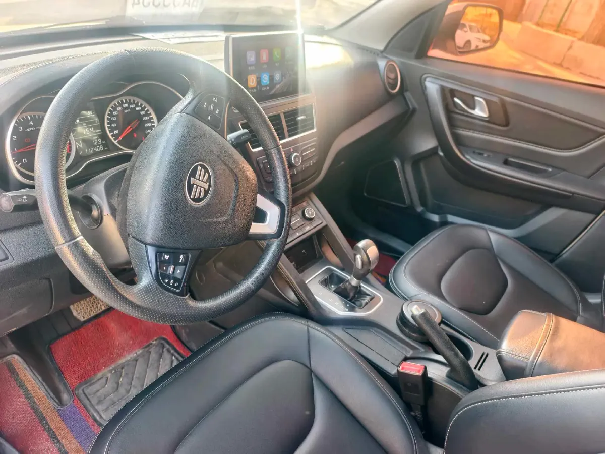 2017 Bestune X40 1.6L 114HP L4 6AT,autocango,china used car exporter,china ev exporter,chinese used car exporter,chinese used ev exporter