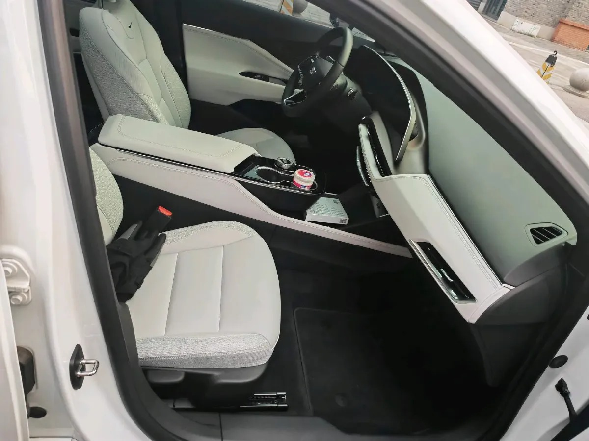 2023 Cadillac GT4 1.5T 211HP L4 9AT,autocango,china used car exporter,china ev exporter,chinese used car exporter,chinese used ev exporter