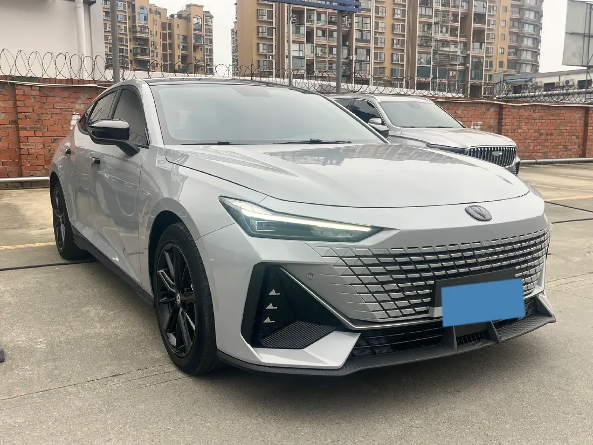 2022 ChangAn UNI-V 1.5T 188HP L4 7DCT,autocango,china used car exporter,china ev exporter,chinese used car exporter,chinese used ev exporter