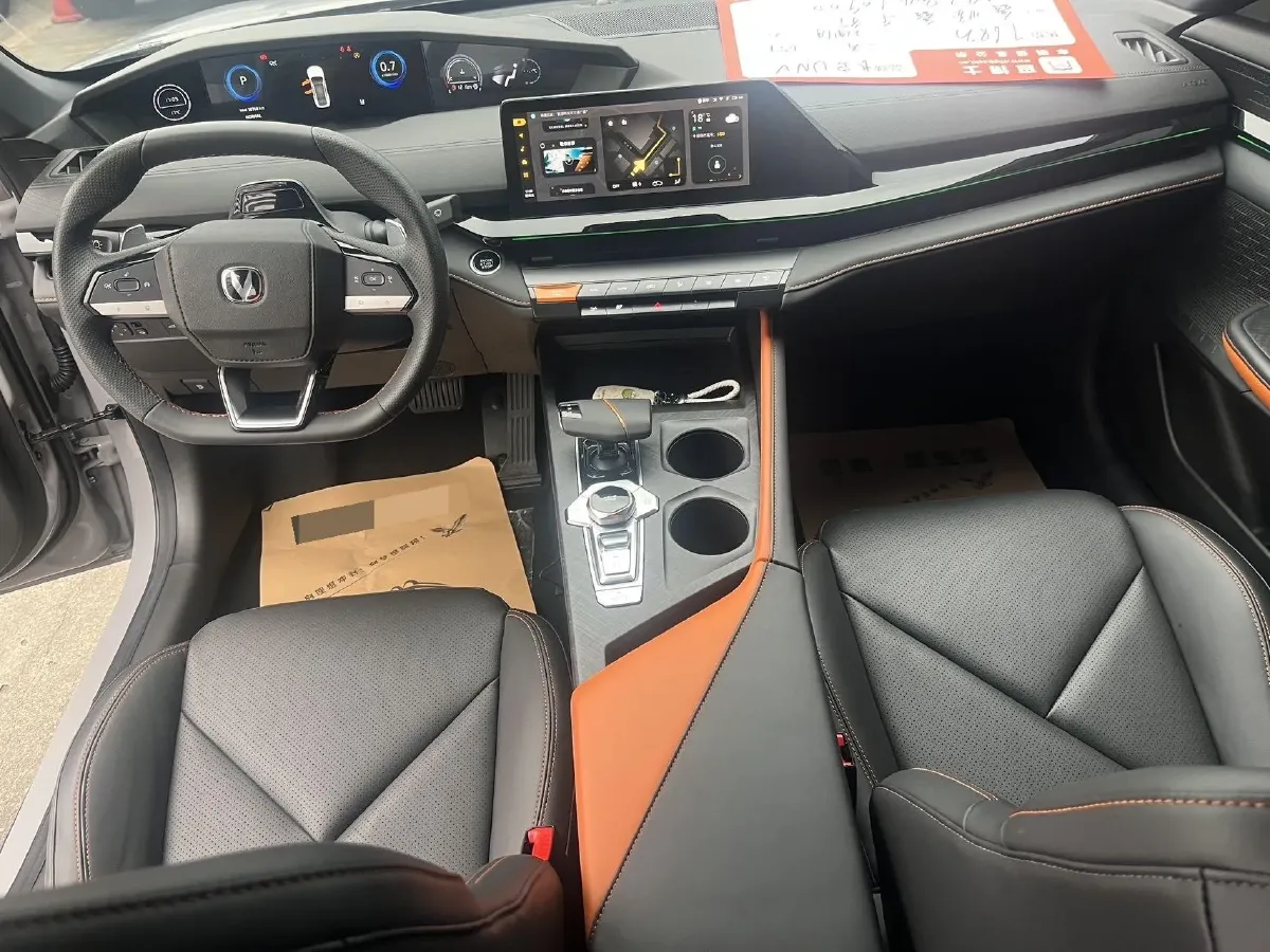 2022 ChangAn UNI-V 1.5T 188HP L4 7DCT,autocango,china used car exporter,china ev exporter,chinese used car exporter,chinese used ev exporter