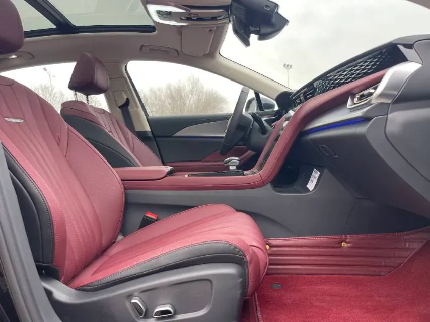 2024 HongQi H5 2.0T 224HP L4 8AT,autocango,china used car exporter,china ev exporter,chinese used car exporter,chinese used ev exporter