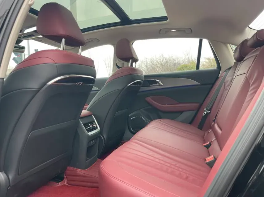 2024 HongQi H5 2.0T 224HP L4 8AT,autocango,china used car exporter,china ev exporter,chinese used car exporter,chinese used ev exporter