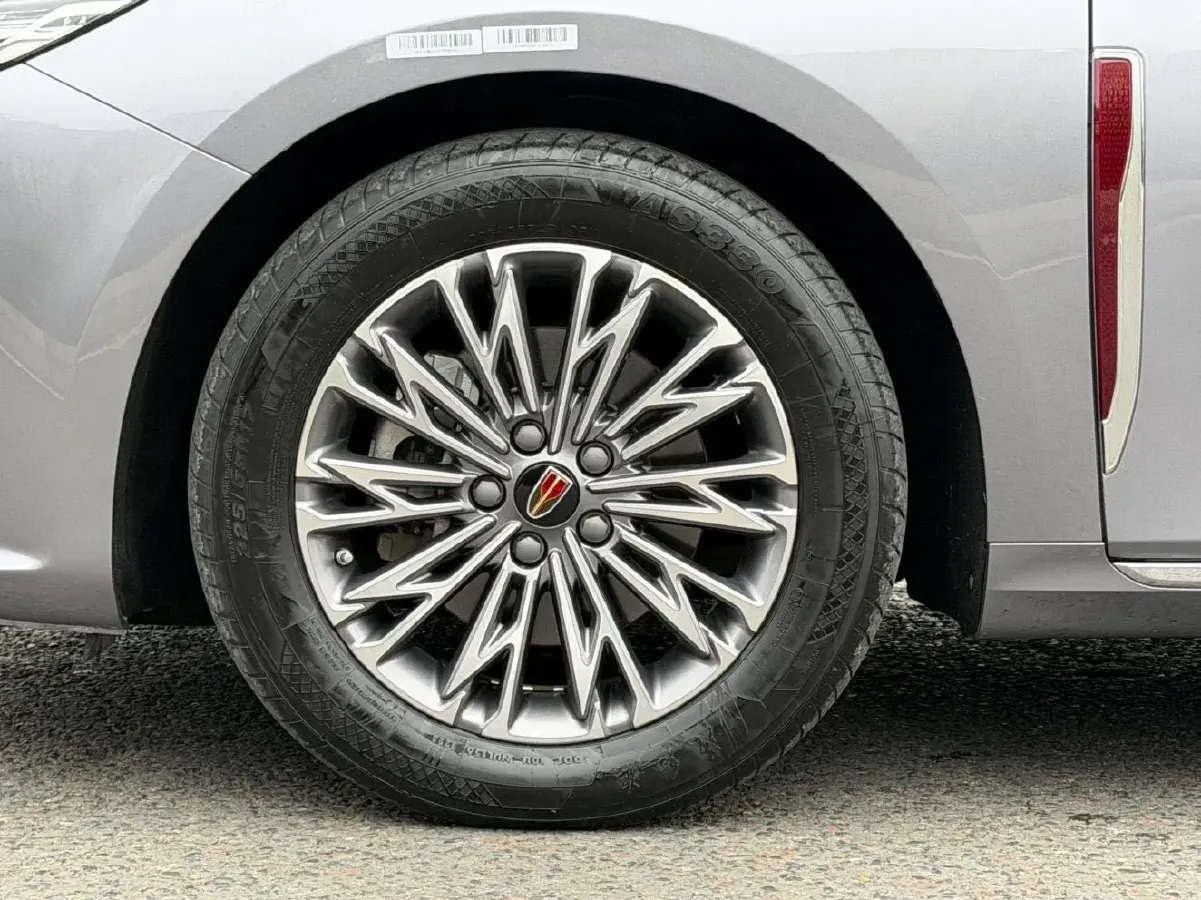 2023 HongQi H5 2.0T 224HP L4 8AT,autocango,china used car exporter,china ev exporter,chinese used car exporter,chinese used ev exporter