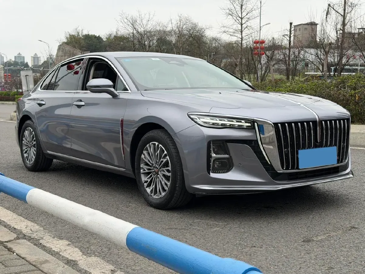 2023 HongQi H5 2.0T 224HP L4 8AT,autocango,china used car exporter,china ev exporter,chinese used car exporter,chinese used ev exporter