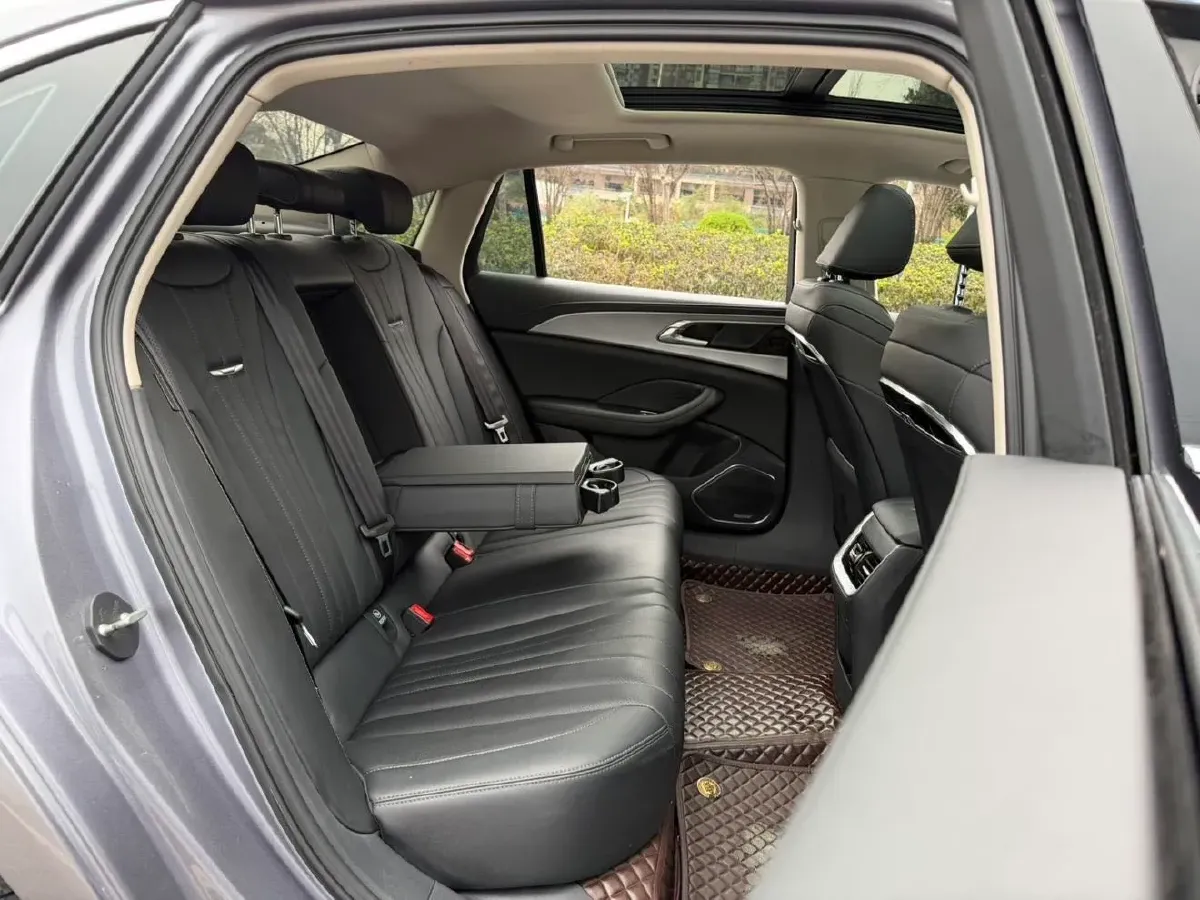 2023 HongQi H5 2.0T 224HP L4 8AT,autocango,china used car exporter,china ev exporter,chinese used car exporter,chinese used ev exporter