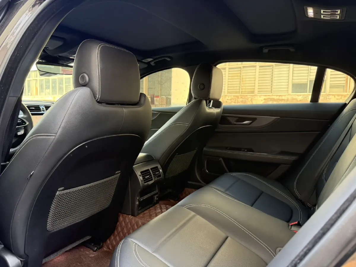 2021 Jaguar XEL 2.0T 200HP L4 8AT,autocango,china used car exporter,china ev exporter,chinese used car exporter,chinese used ev exporter