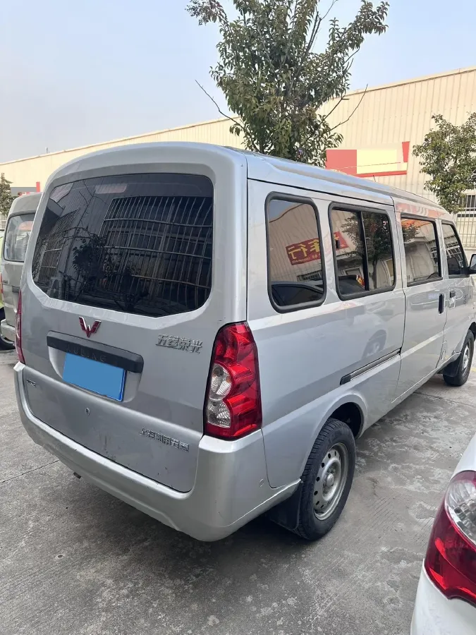 2021 WuLing RongGuang 1.5L 99HP L4 5MT,autocango,china used car exporter,china ev exporter,chinese used car exporter,chinese used ev exporter