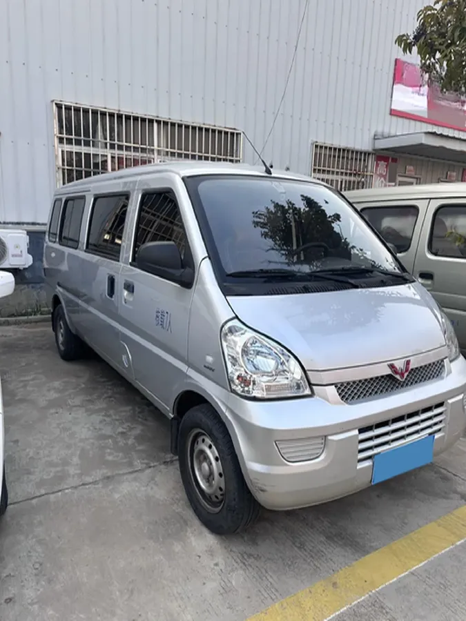2021 WuLing RongGuang 1.5L 99HP L4 5MT,autocango,china used car exporter,china ev exporter,chinese used car exporter,chinese used ev exporter