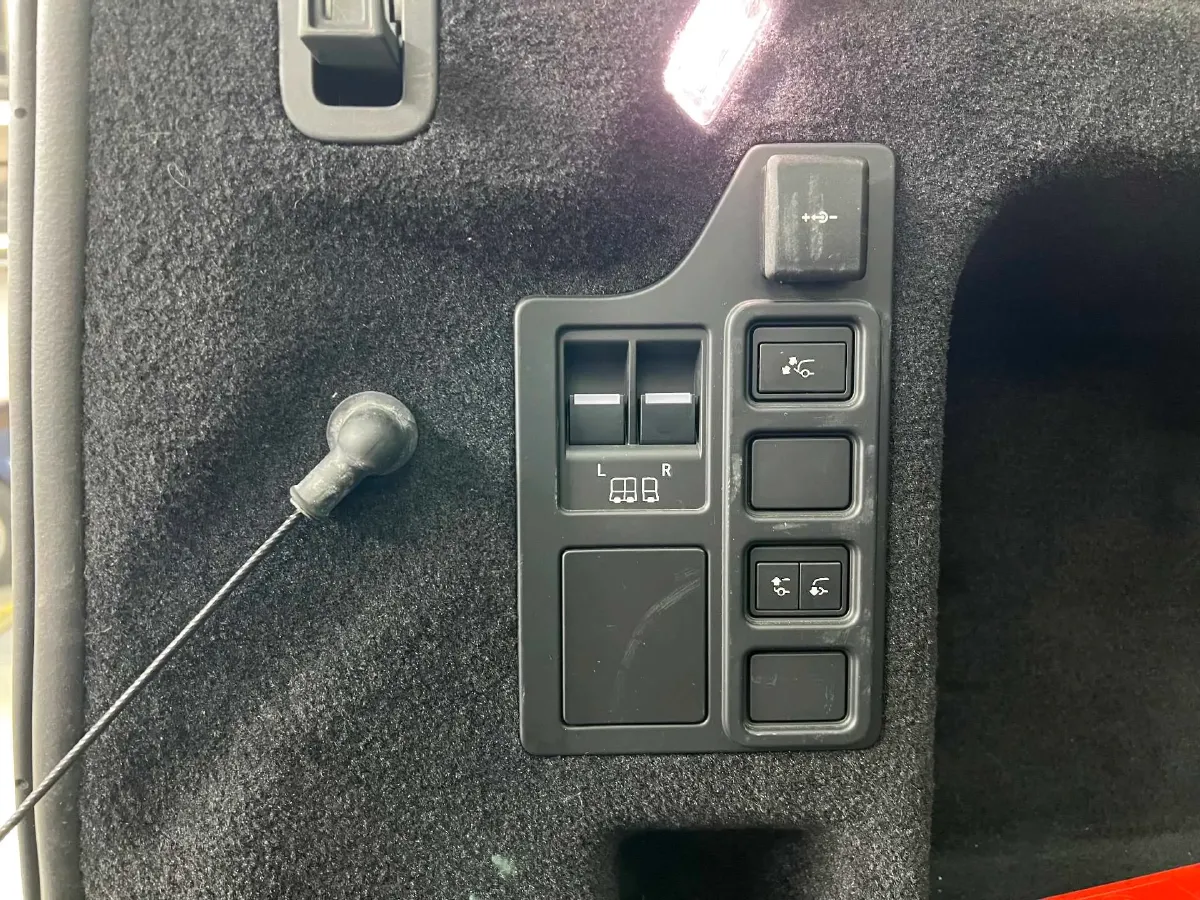 2021 Land Rover Discovery 3.0T 360HP L6 8AT,autocango,china used car exporter,china ev exporter,chinese used car exporter,chinese used ev exporter