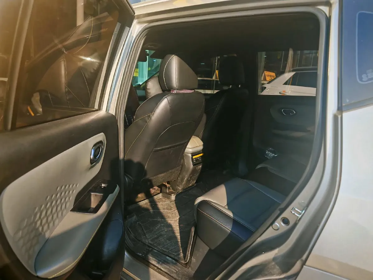 2022 Geely Okavango 1.8T 184HP L4 7DCT,autocango,china used car exporter,china ev exporter,chinese used car exporter,chinese used ev exporter