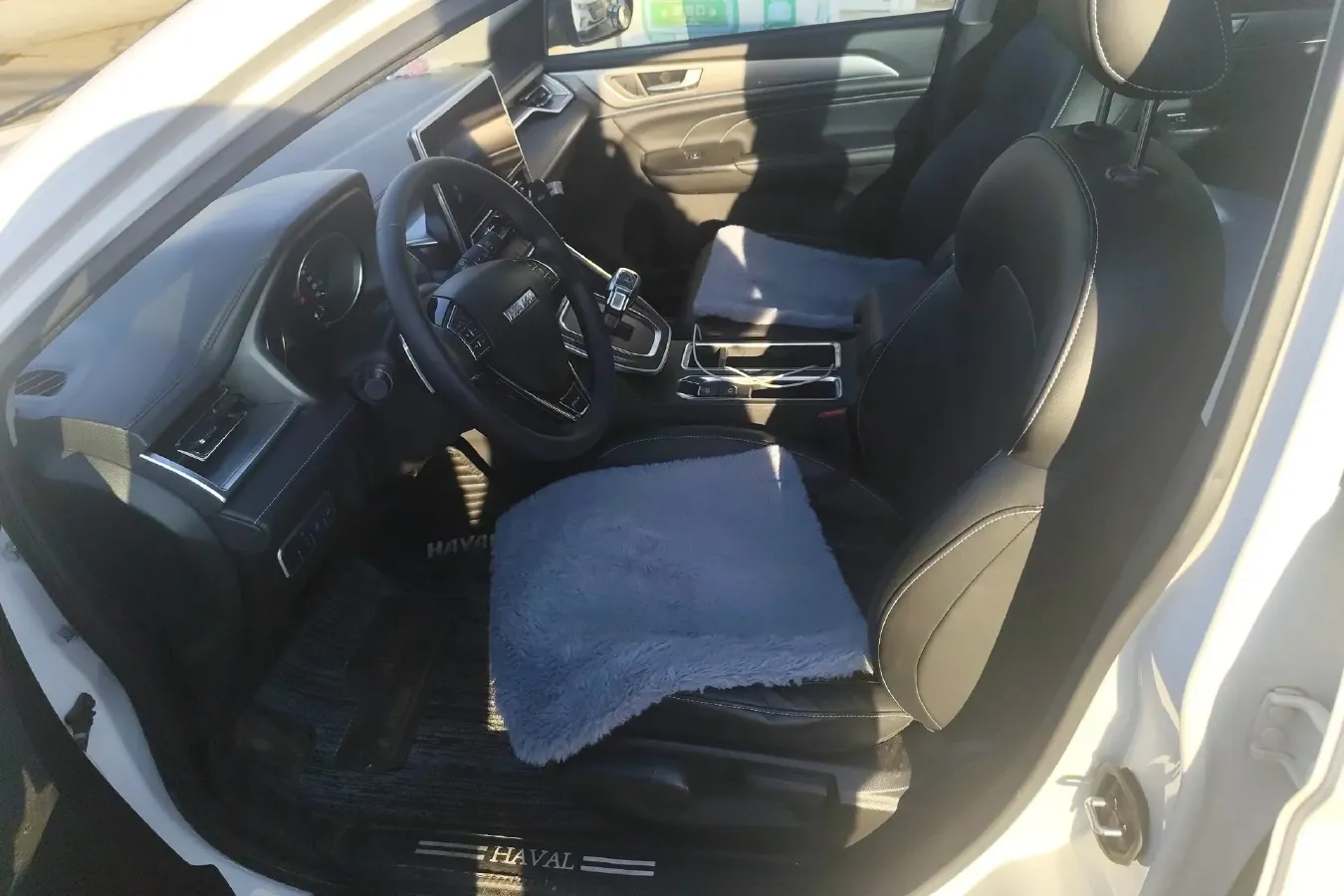 2021 Haval M6 1.5T 150HP L4 7DCT,autocango,china used car exporter,china ev exporter,chinese used car exporter,chinese used ev exporter