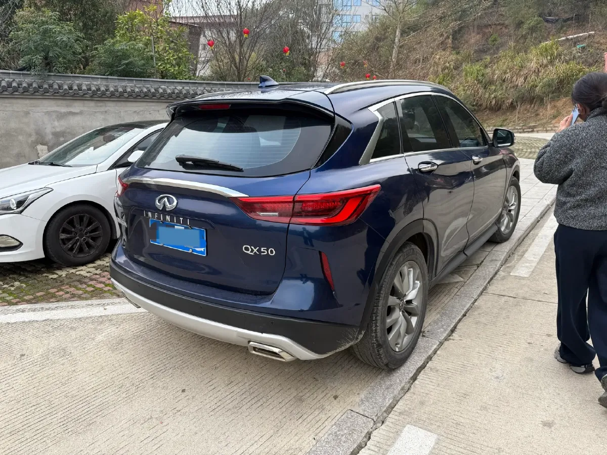 2020 Infiniti QX50 2.0T 245HP L4 CVT,autocango,china used car exporter,china ev exporter,chinese used car exporter,chinese used ev exporter