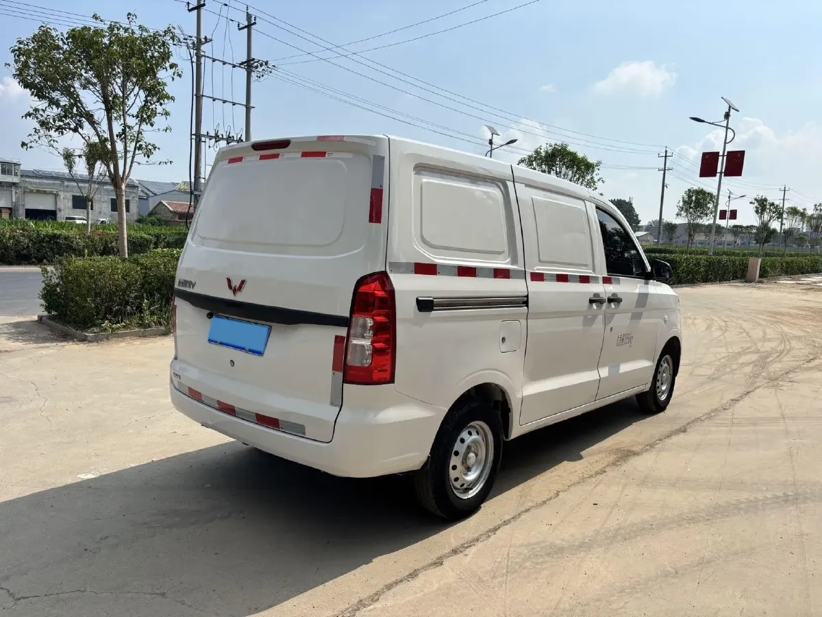 2019 WuLing HongGuang V 1.5L 99HP L4 6MT,autocango,china used car exporter,china ev exporter,chinese used car exporter,chinese used ev exporter
