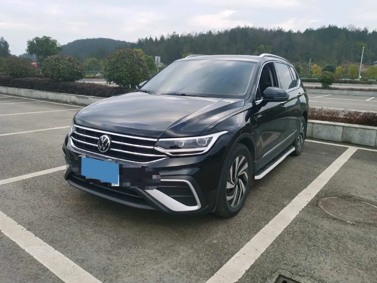 2023 Volkswagen Tiguan L 2.0T 186HP L4 7DCT,autocango,china used car exporter,china ev exporter,chinese used car exporter,chinese used ev exporter