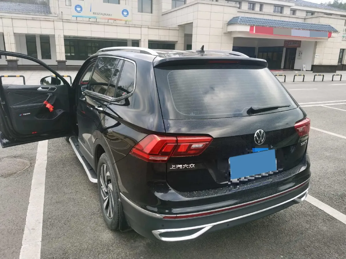 2023 Volkswagen Tiguan L 2.0T 186HP L4 7DCT,autocango,china used car exporter,china ev exporter,chinese used car exporter,chinese used ev exporter