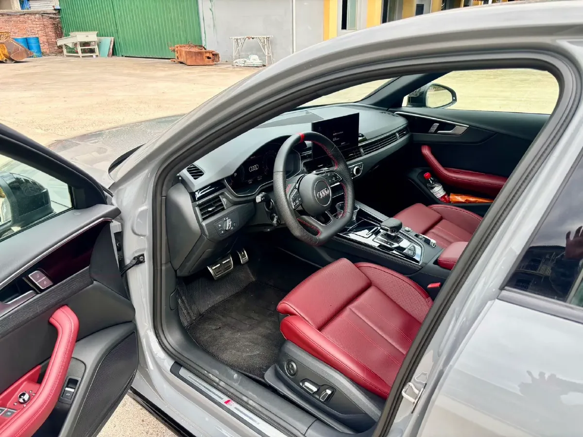 2025 Audi A4L 2.0T 190HP L4 7DCT,autocango,china used car exporter,china ev exporter,chinese used car exporter,chinese used ev exporter