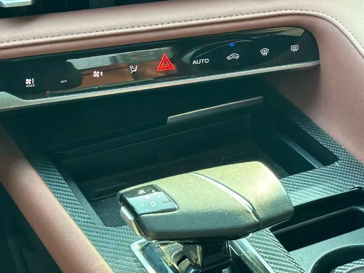 2024 ChangAn CS75 Plus 1.5T 188HP L4 8AT,autocango,china used car exporter,china ev exporter,chinese used car exporter,chinese used ev exporter