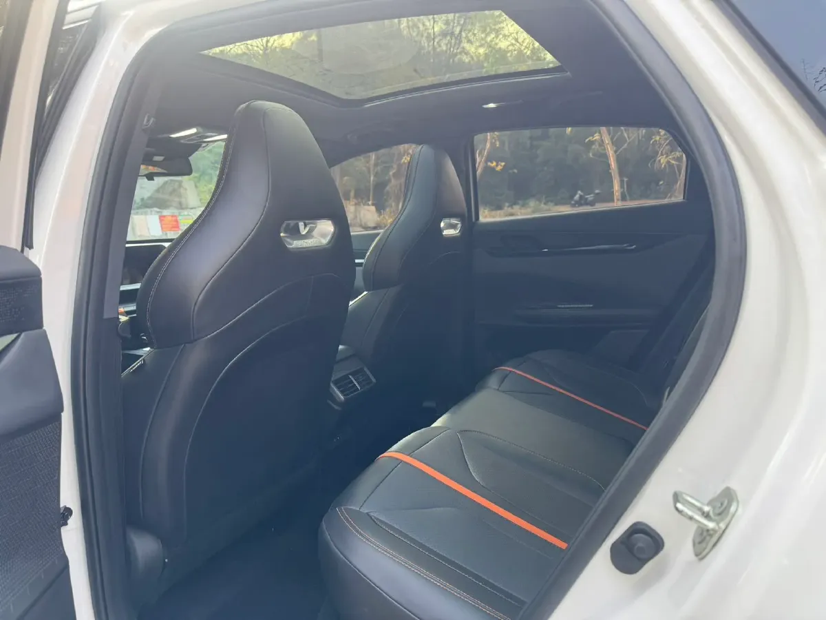 2024 ChangAn UNI-V 1.5T 188HP L4 7DCT,autocango,china used car exporter,china ev exporter,chinese used car exporter,chinese used ev exporter