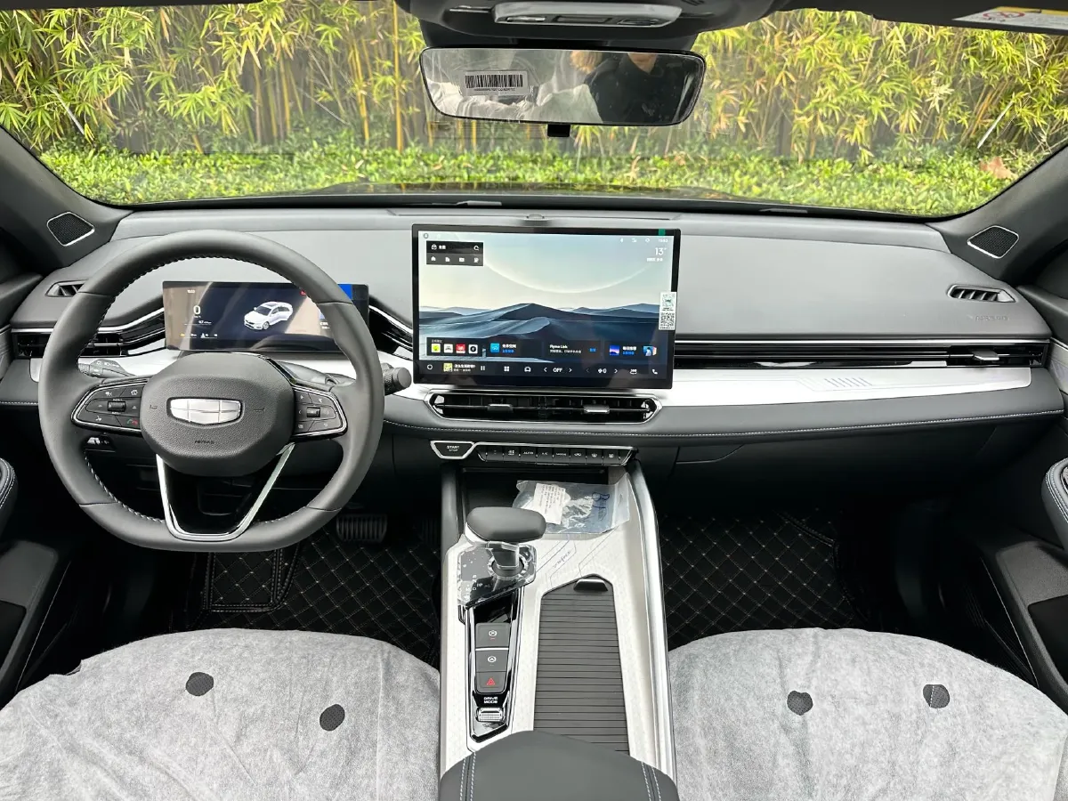 2025 Geely Preface 1.5T 181HP L4 7DCT,autocango,china used car exporter,china ev exporter,chinese used car exporter,chinese used ev exporter