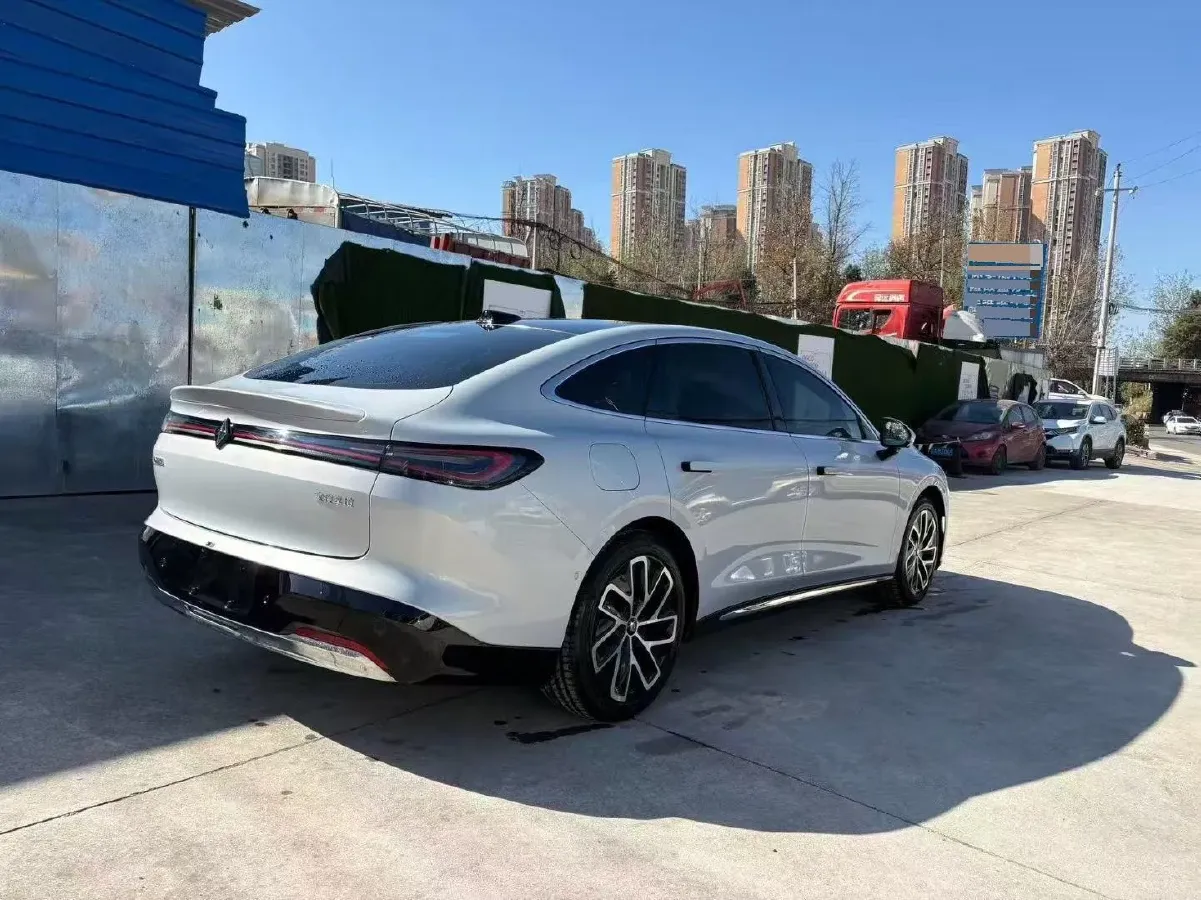 2025 BaoJun XiangJing 1.5T 143HP L4 1DHT PHEV,autocango,china used car exporter,china ev exporter,chinese used car exporter,chinese used ev exporter