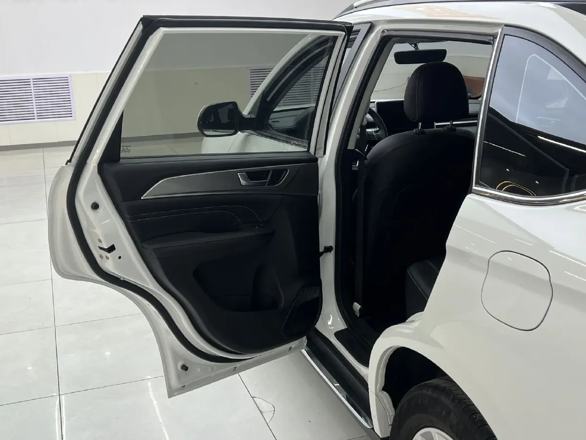 2023 Haval M6 1.5T 150HP L4 7DCT,autocango,china used car exporter,china ev exporter,chinese used car exporter,chinese used ev exporter