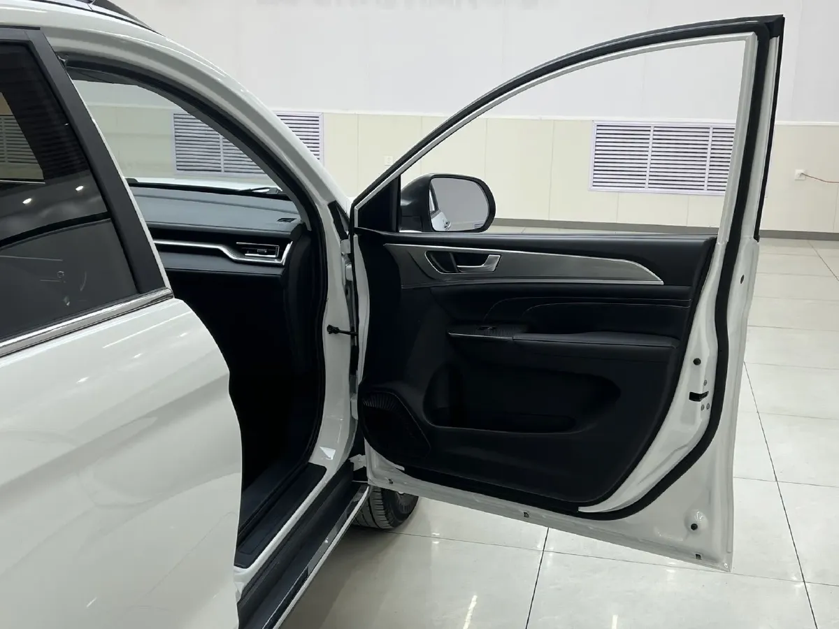 2023 Haval M6 1.5T 150HP L4 7DCT,autocango,china used car exporter,china ev exporter,chinese used car exporter,chinese used ev exporter