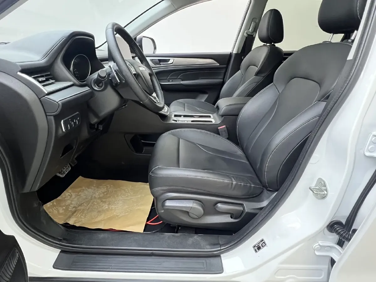 2023 Haval M6 1.5T 150HP L4 7DCT,autocango,china used car exporter,china ev exporter,chinese used car exporter,chinese used ev exporter